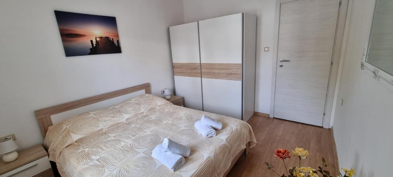 N&G Apartments Rovinj Exteriör bild